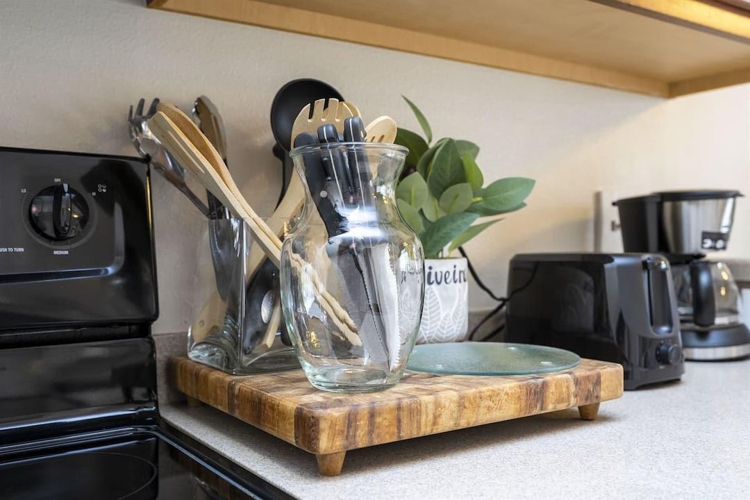 For Rent: $2,400 (4 beds, 3 baths, 1340 Square Feet)