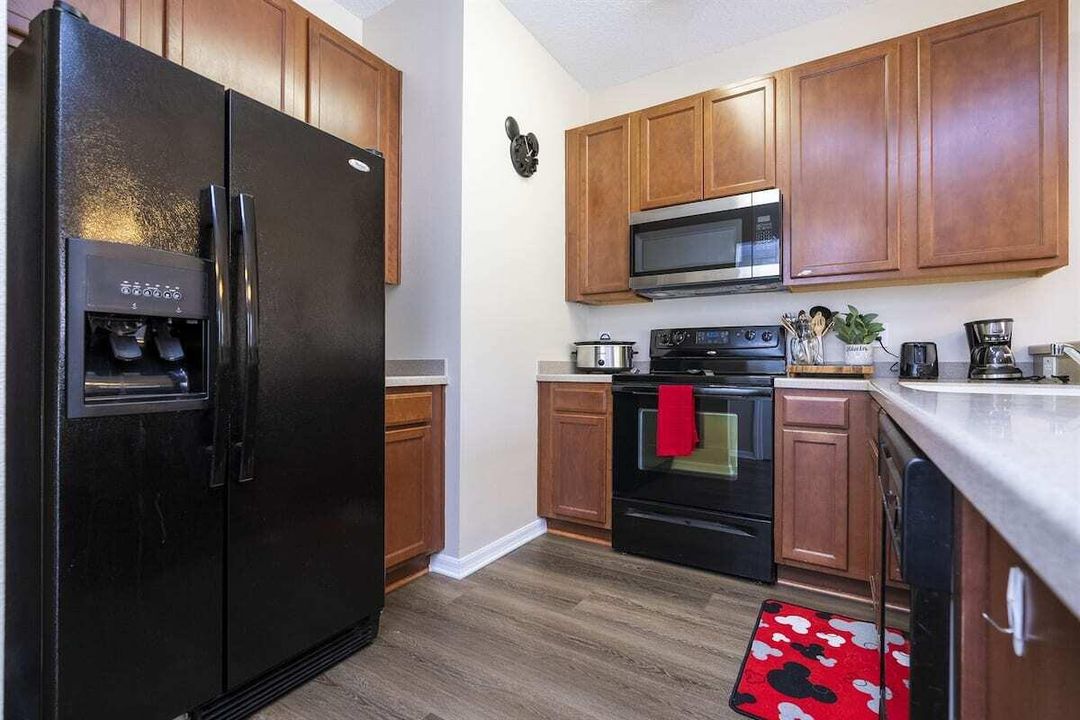 For Rent: $2,400 (4 beds, 3 baths, 1340 Square Feet)