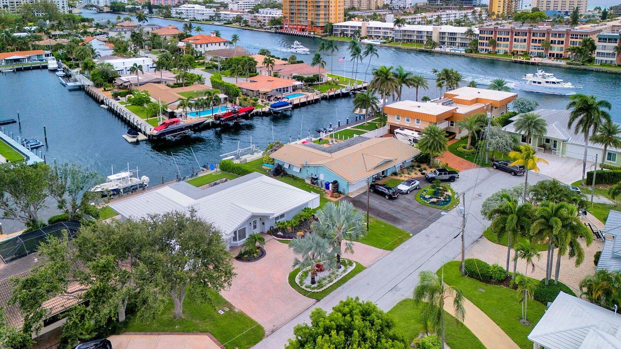 待售: $2,000,000 (3 贝兹, 2 浴室, 2070 平方英尺)