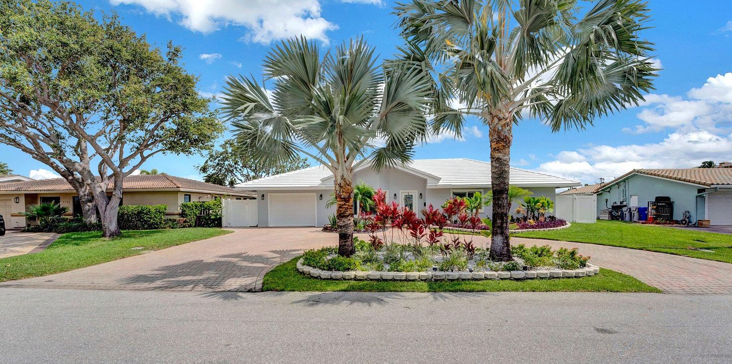 待售: $2,000,000 (3 贝兹, 2 浴室, 2070 平方英尺)