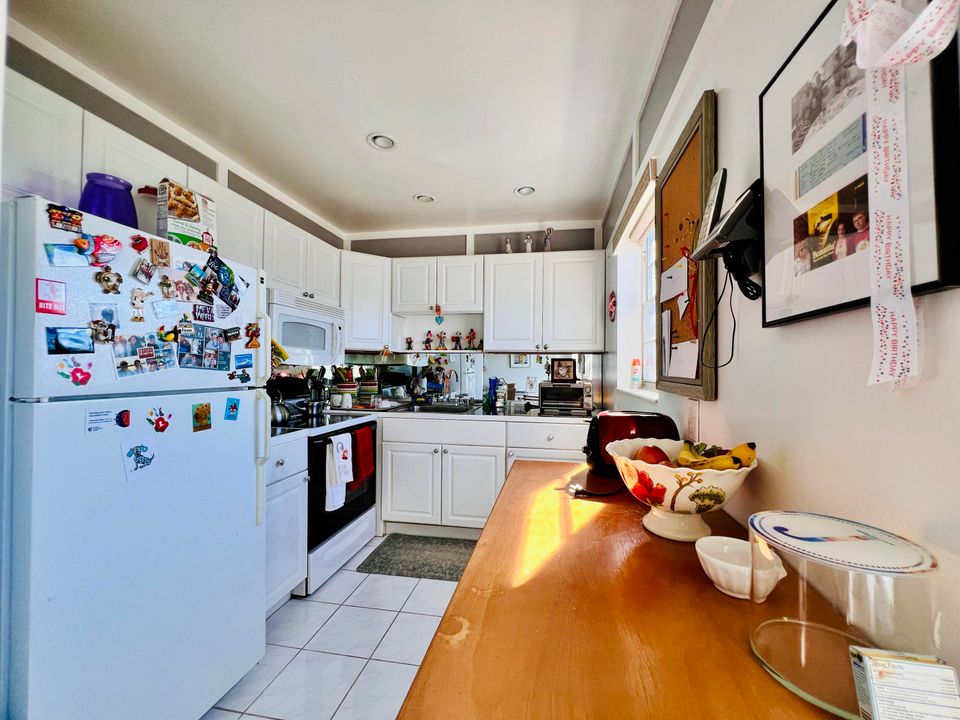 For Sale: $135,900 (2 beds, 1 baths, 798 Square Feet)