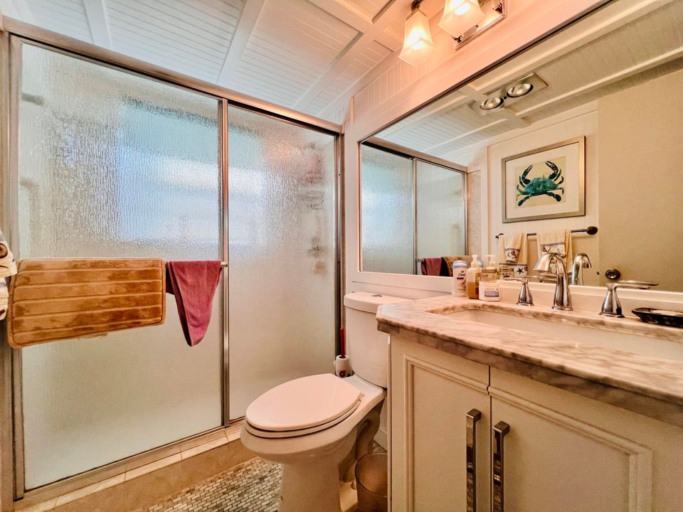 For Sale: $135,900 (2 beds, 1 baths, 798 Square Feet)