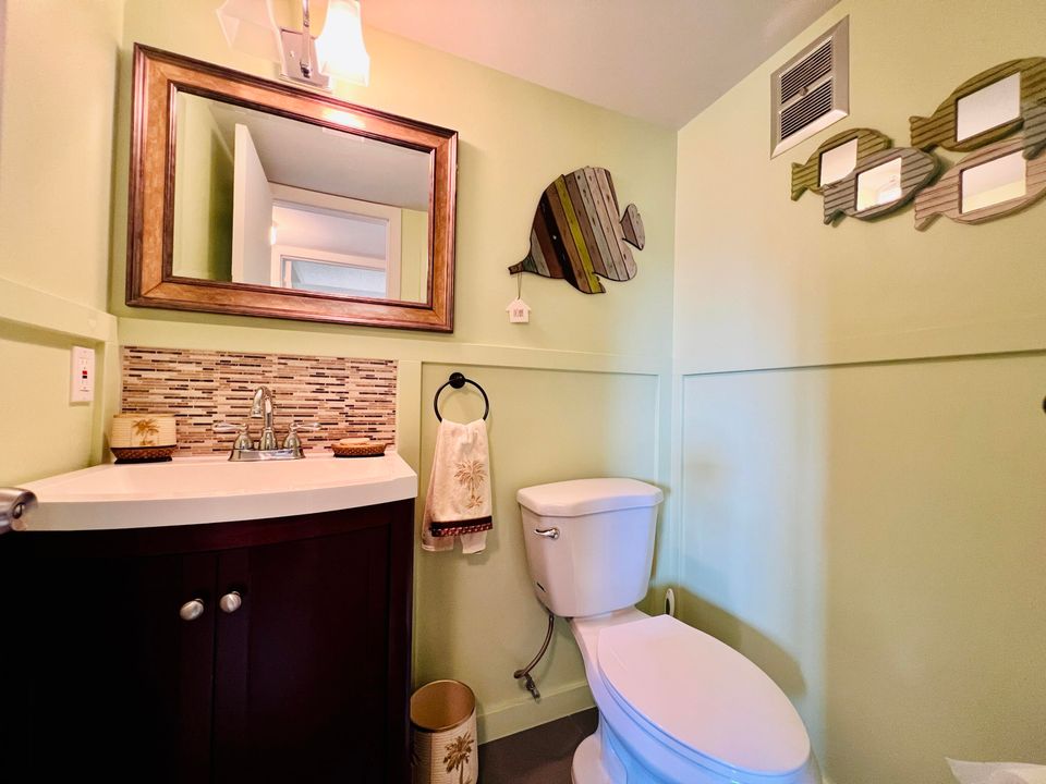 For Sale: $135,900 (2 beds, 1 baths, 798 Square Feet)