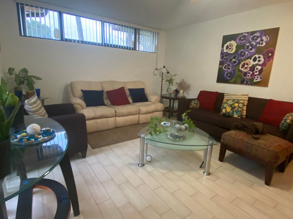 В аренду: $2,200 (2 спален, 2 ванн, 1218 Квадратных фут)