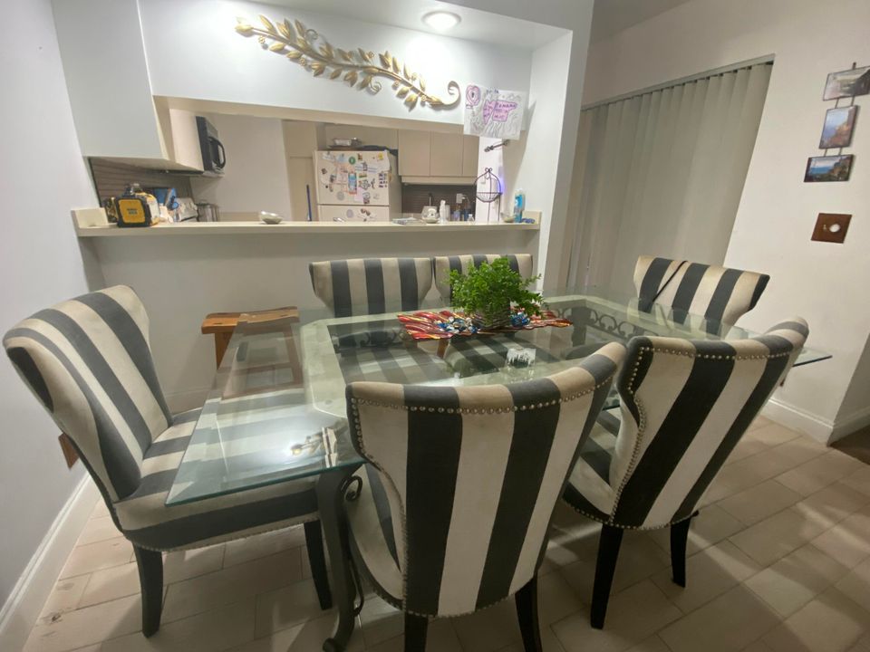 В аренду: $2,200 (2 спален, 2 ванн, 1218 Квадратных фут)