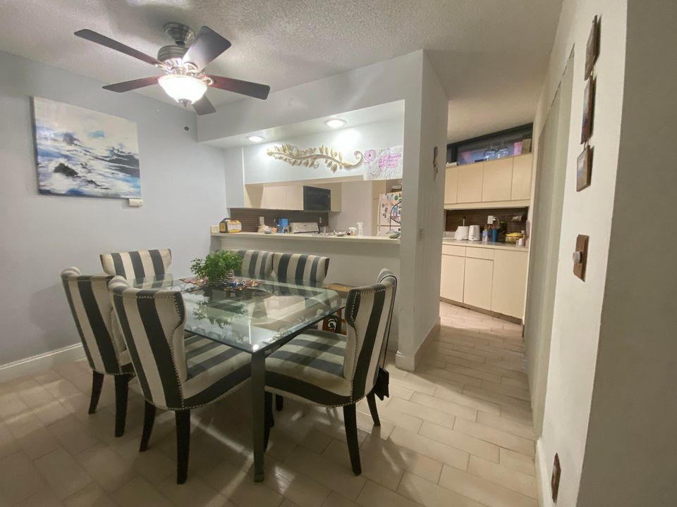 В аренду: $2,200 (2 спален, 2 ванн, 1218 Квадратных фут)