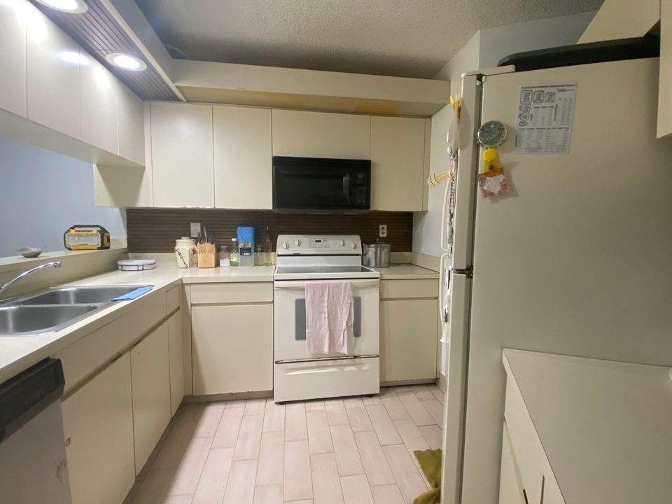 В аренду: $2,200 (2 спален, 2 ванн, 1218 Квадратных фут)