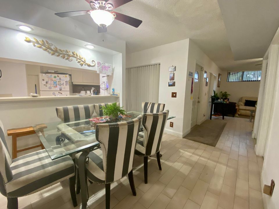 В аренду: $2,200 (2 спален, 2 ванн, 1218 Квадратных фут)