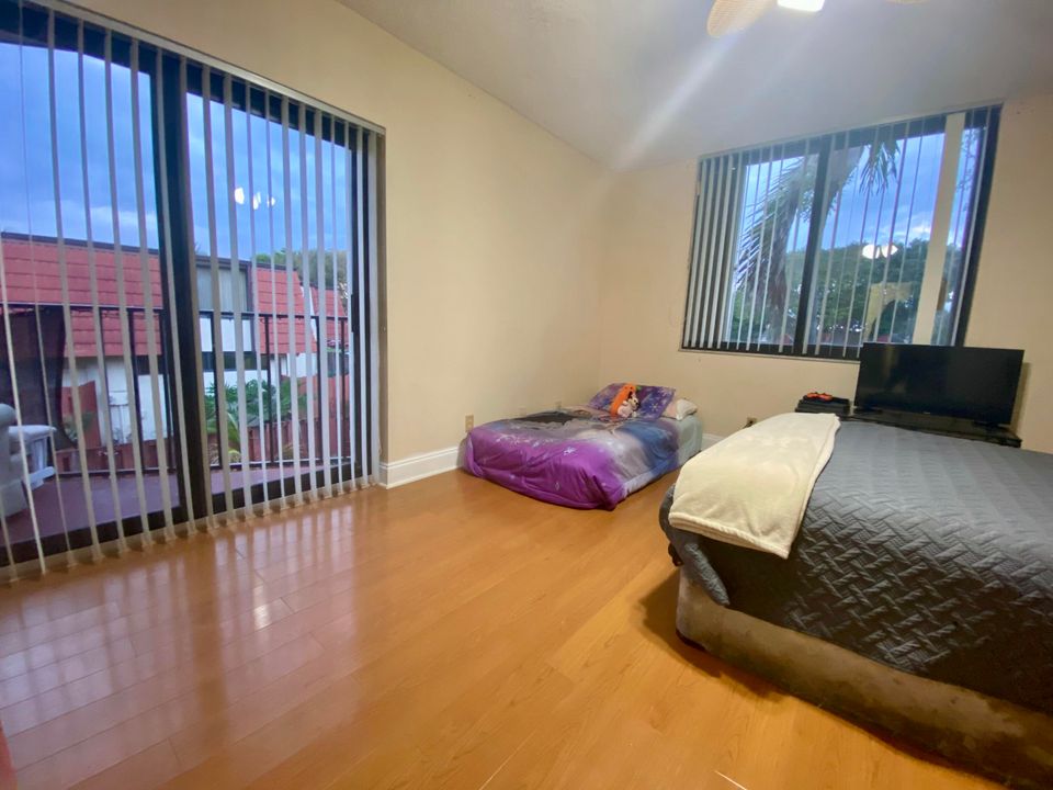 В аренду: $2,200 (2 спален, 2 ванн, 1218 Квадратных фут)