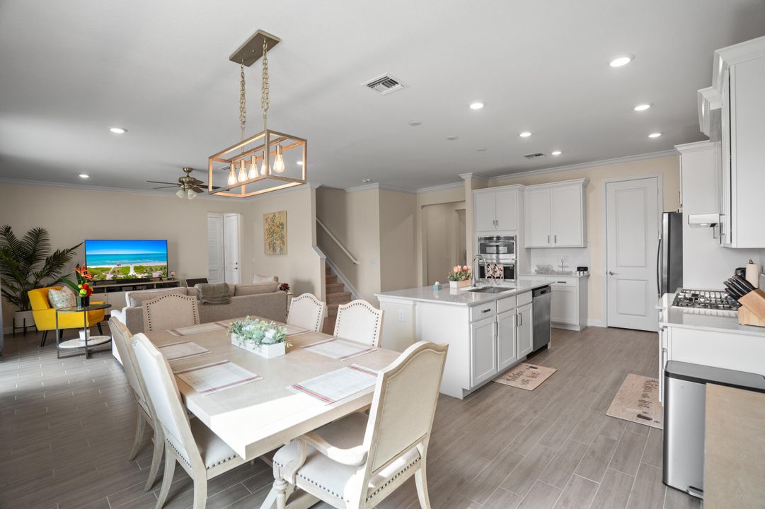 На продажу: $796,000 (5 спален, 4 ванн, 3357 Квадратных фут)