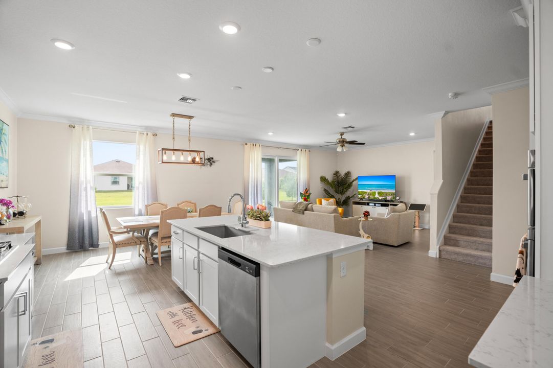 На продажу: $796,000 (5 спален, 4 ванн, 3357 Квадратных фут)