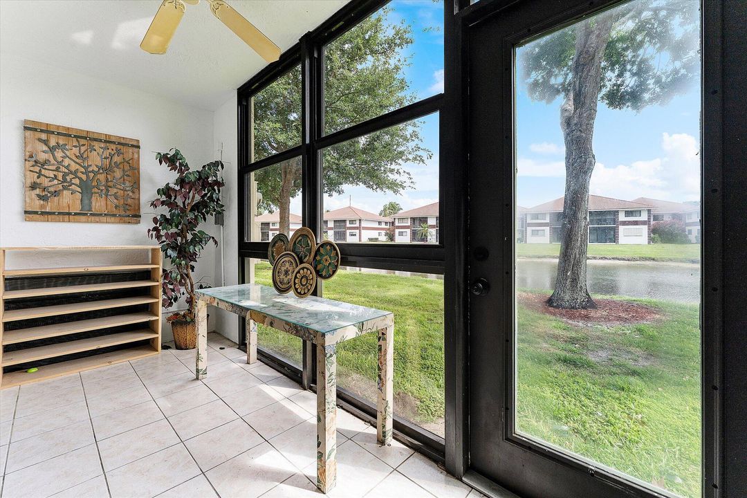 For Sale: $145,000 (2 beds, 2 baths, 900 Square Feet)