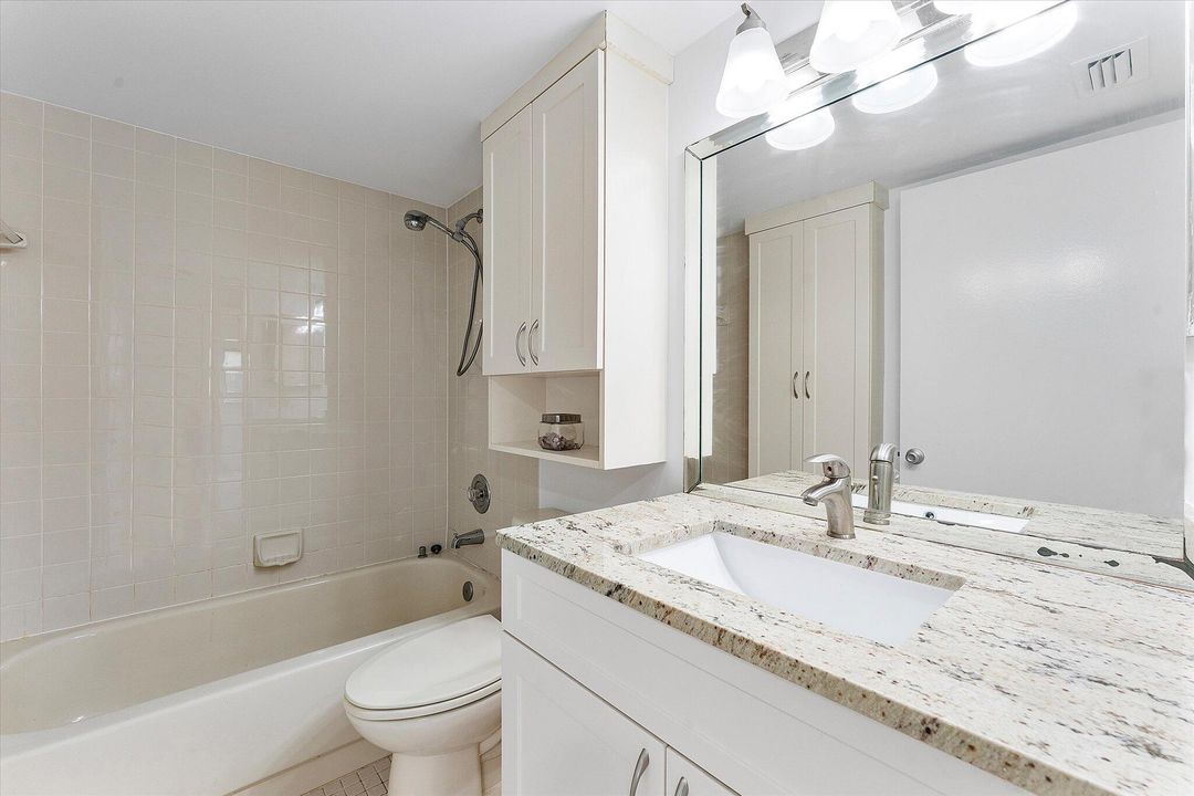 For Sale: $145,000 (2 beds, 2 baths, 900 Square Feet)