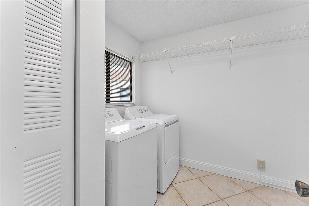 For Sale: $145,000 (2 beds, 2 baths, 900 Square Feet)