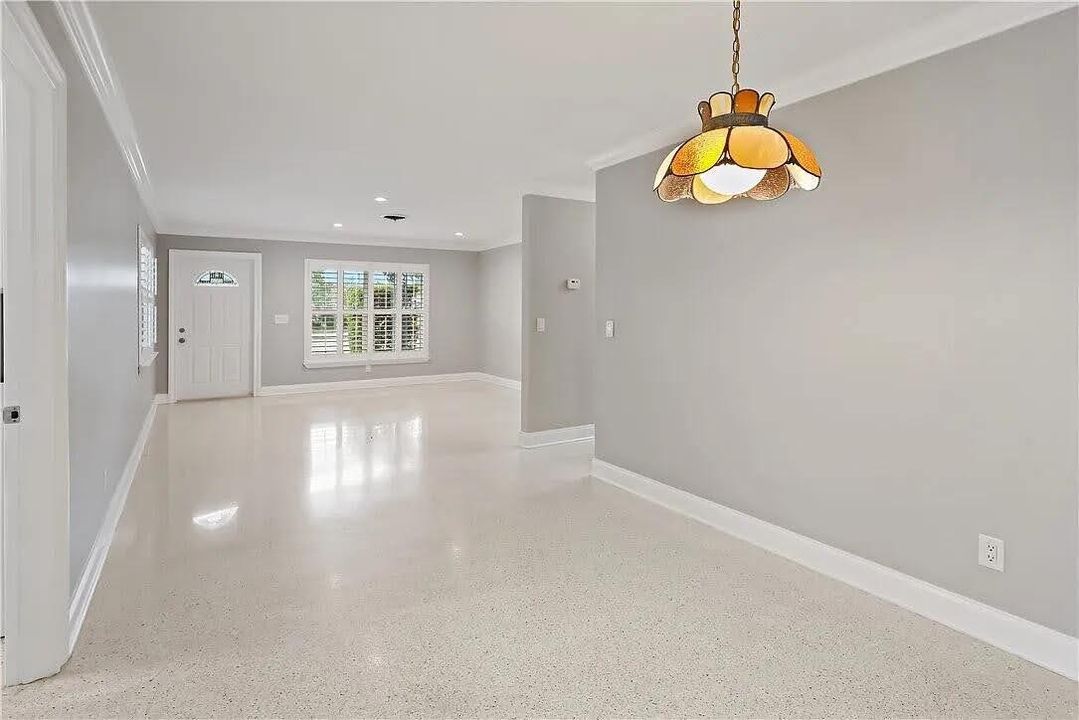 待售: $349,000 (2 贝兹, 2 浴室, 1152 平方英尺)