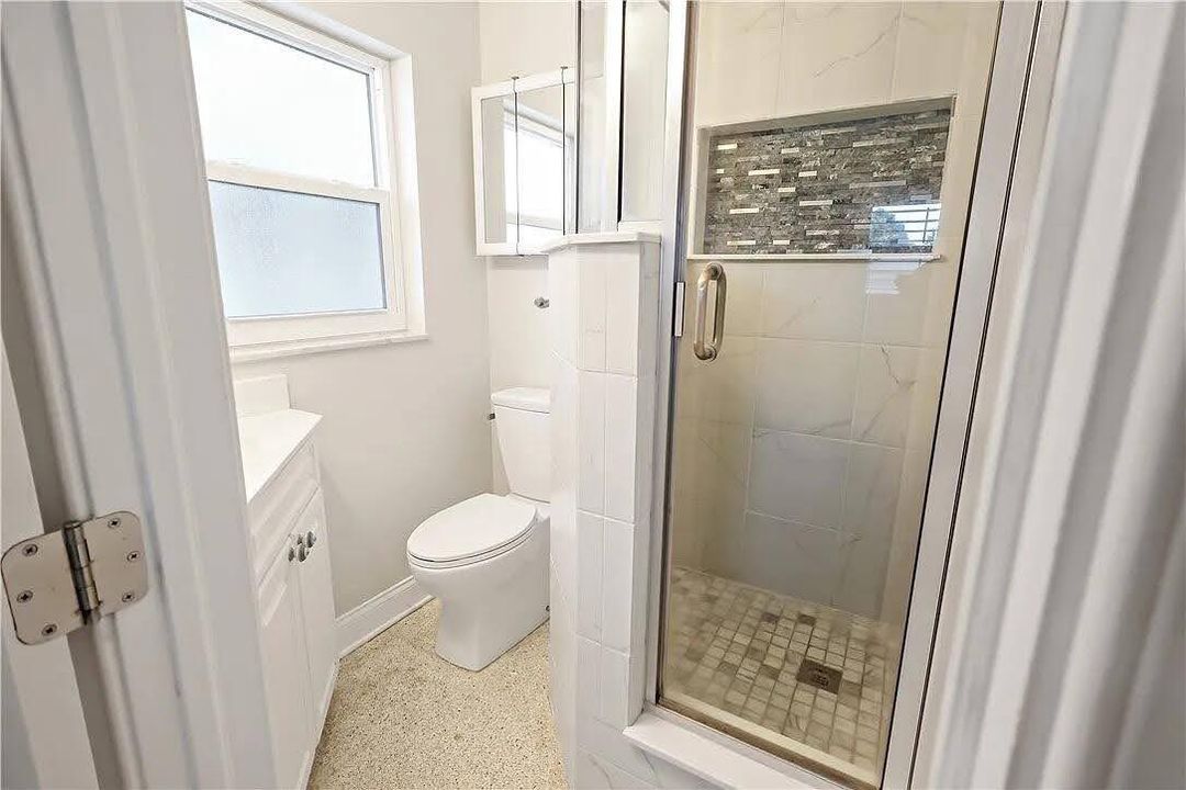 待售: $349,000 (2 贝兹, 2 浴室, 1152 平方英尺)