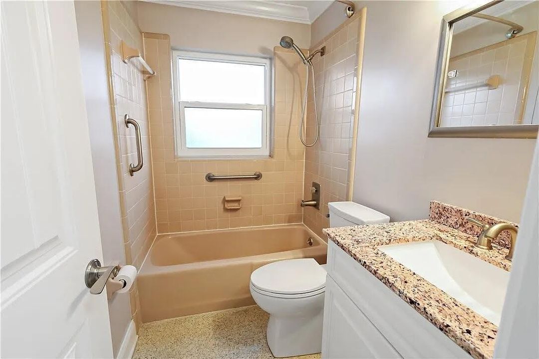 待售: $349,000 (2 贝兹, 2 浴室, 1152 平方英尺)