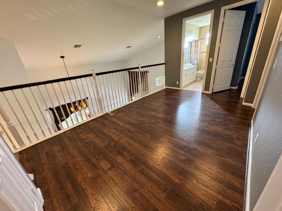 出租: $3,950 (4 贝兹, 2 浴室, 2649 平方英尺)