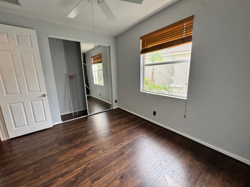 出租: $3,950 (4 贝兹, 2 浴室, 2649 平方英尺)