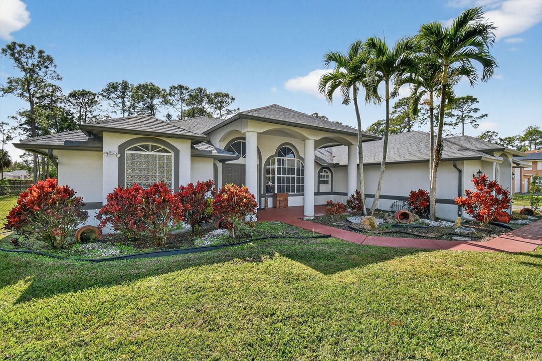 En Renta: $4,950 (3 camas, 2 baños, 2513 Pies cuadrados)