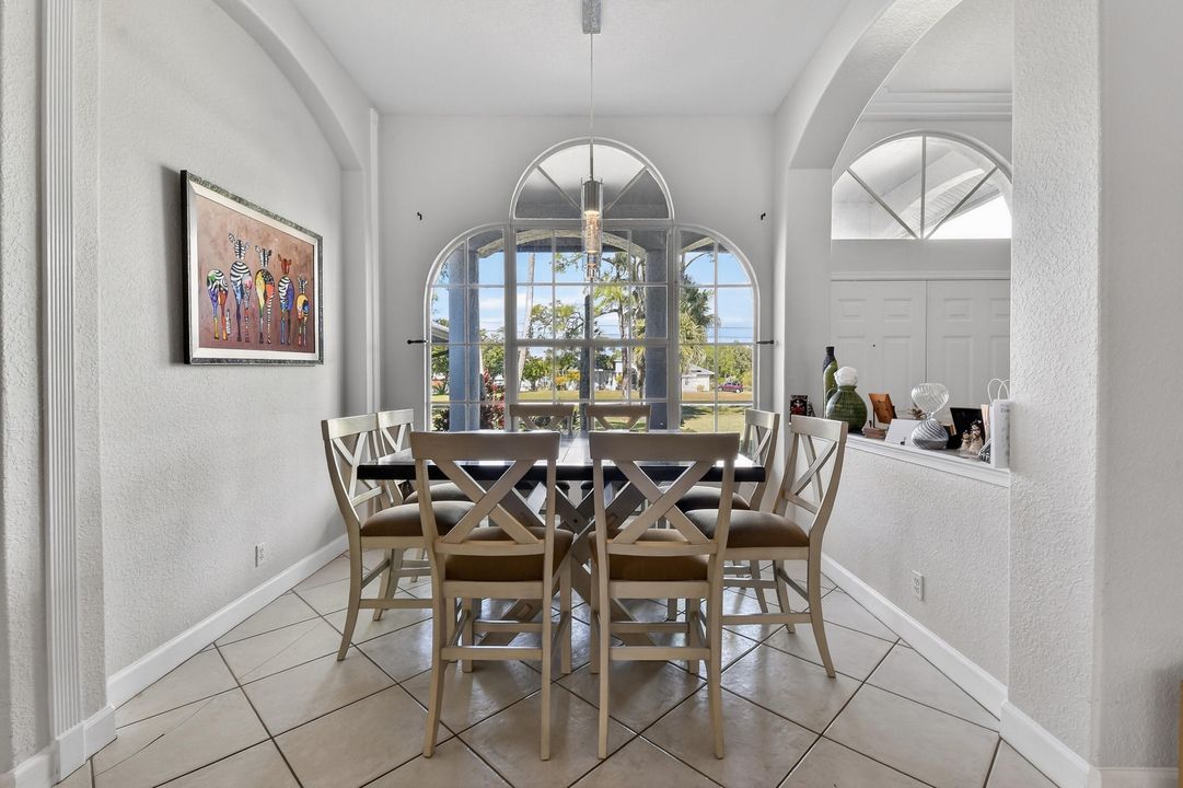 En Renta: $4,950 (3 camas, 2 baños, 2513 Pies cuadrados)