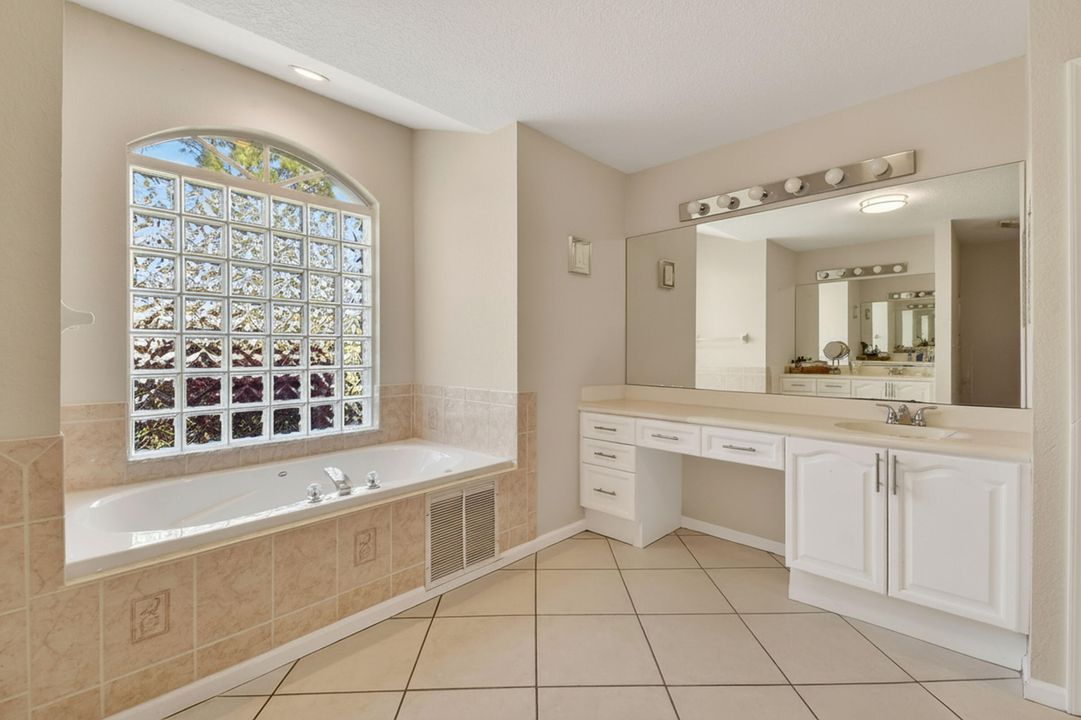 En Renta: $4,950 (3 camas, 2 baños, 2513 Pies cuadrados)