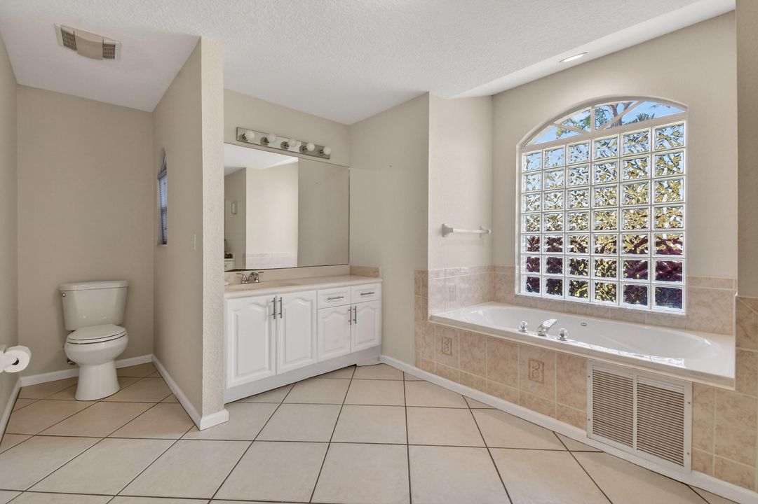 En Renta: $4,950 (3 camas, 2 baños, 2513 Pies cuadrados)