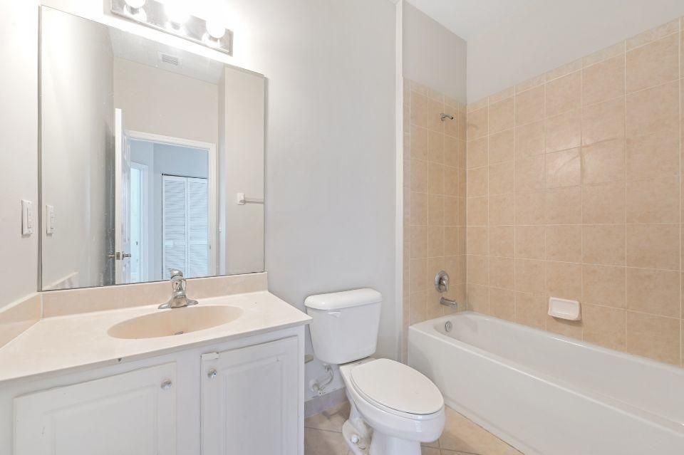For Sale: $237,000 (2 beds, 2 baths, 1036 Square Feet)
