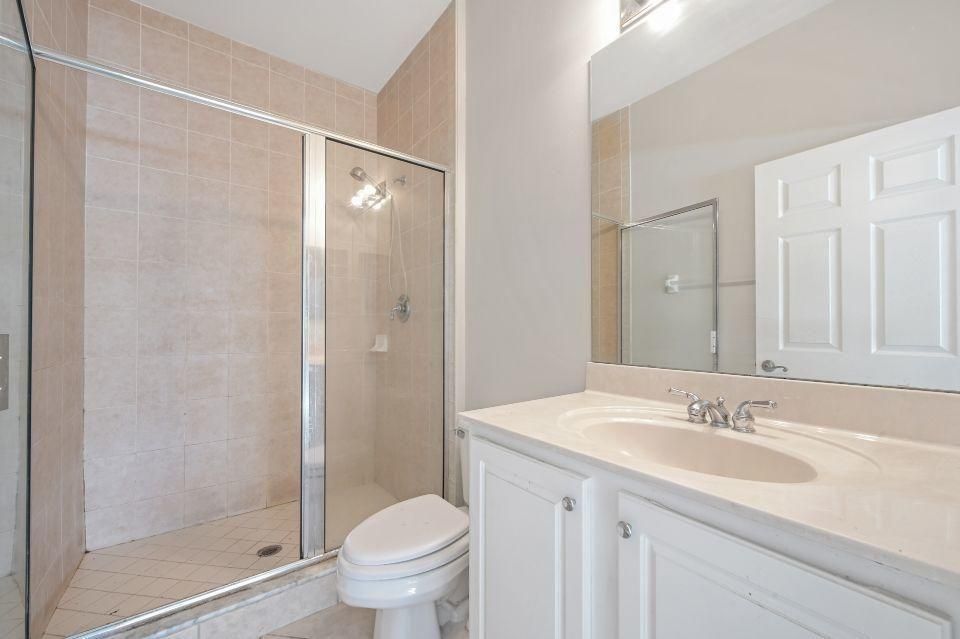 For Sale: $237,000 (2 beds, 2 baths, 1036 Square Feet)