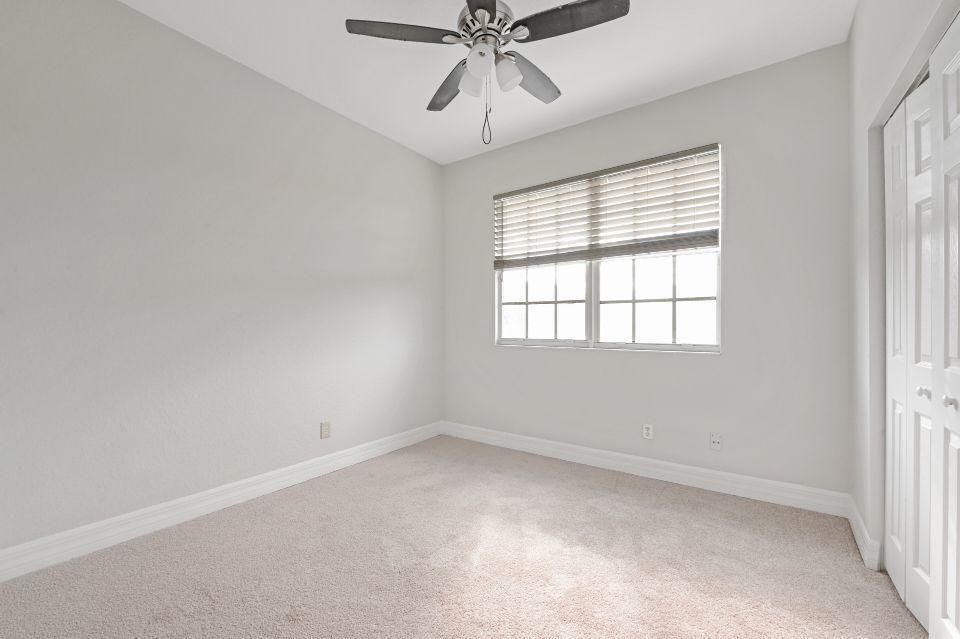 For Sale: $237,000 (2 beds, 2 baths, 1036 Square Feet)