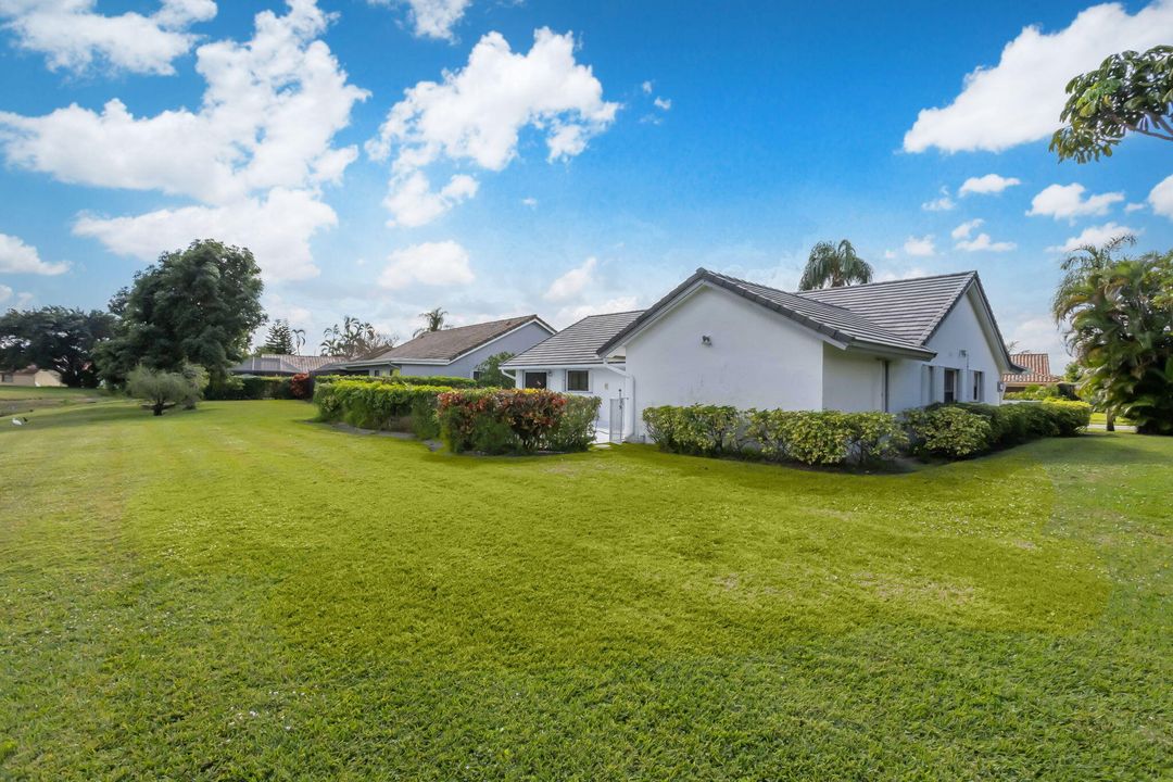 En Venta: $685,000 (3 camas, 2 baños, 2302 Pies cuadrados)