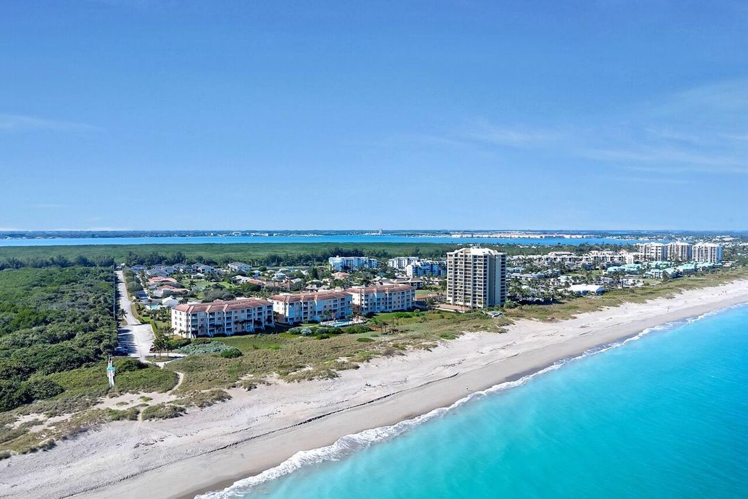 For Sale: $649,000 (2 beds, 2 baths, 1372 Square Feet)