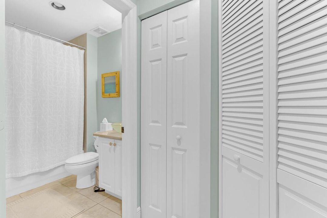 For Sale: $649,000 (2 beds, 2 baths, 1372 Square Feet)