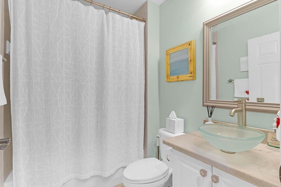 For Sale: $649,000 (2 beds, 2 baths, 1372 Square Feet)