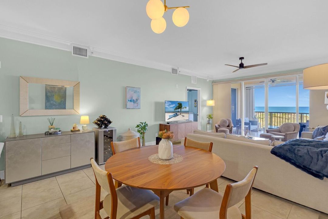 For Sale: $649,000 (2 beds, 2 baths, 1372 Square Feet)