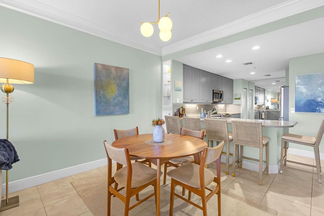 For Sale: $649,000 (2 beds, 2 baths, 1372 Square Feet)