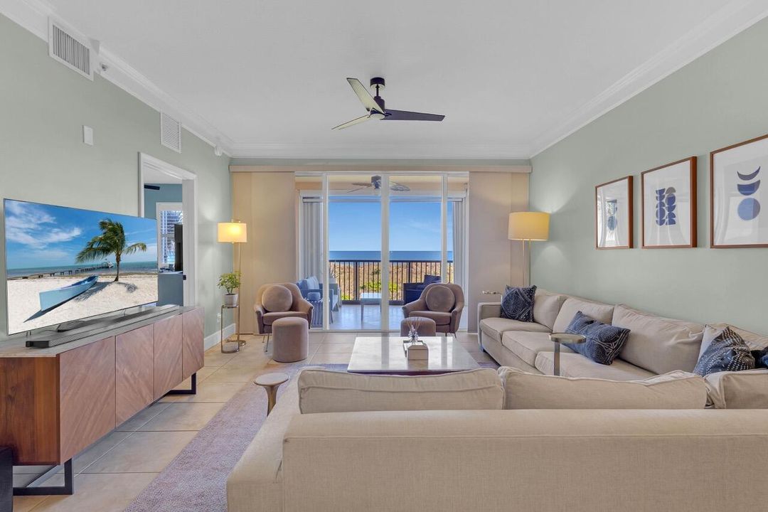 For Sale: $649,000 (2 beds, 2 baths, 1372 Square Feet)