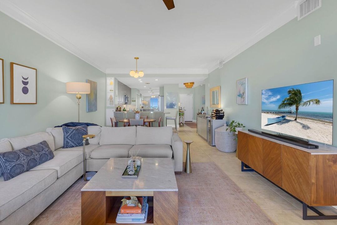 For Sale: $649,000 (2 beds, 2 baths, 1372 Square Feet)