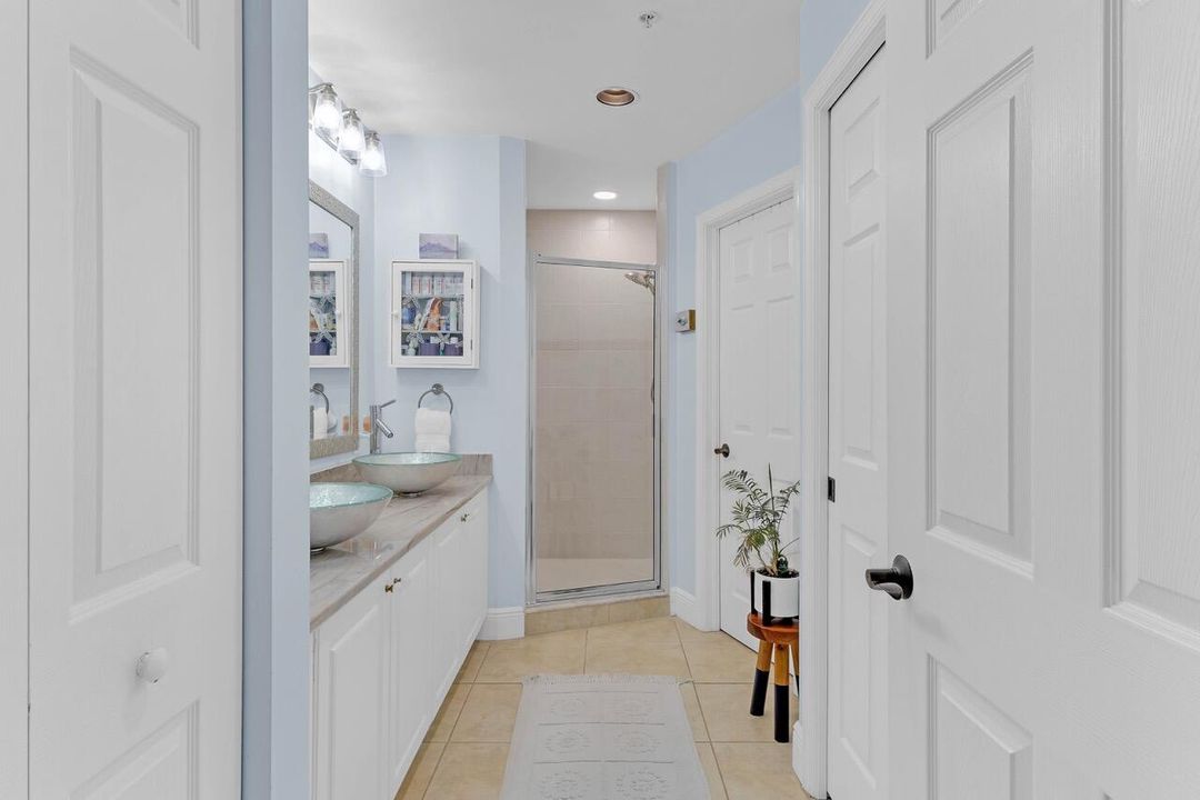 For Sale: $649,000 (2 beds, 2 baths, 1372 Square Feet)