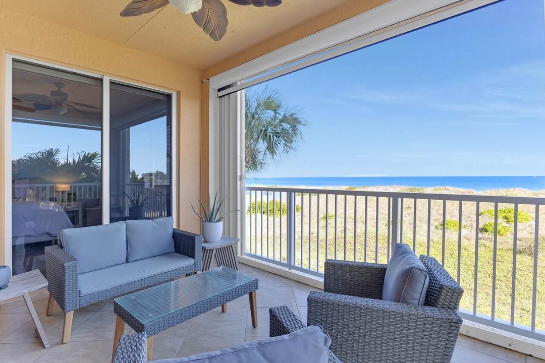 For Sale: $649,000 (2 beds, 2 baths, 1372 Square Feet)