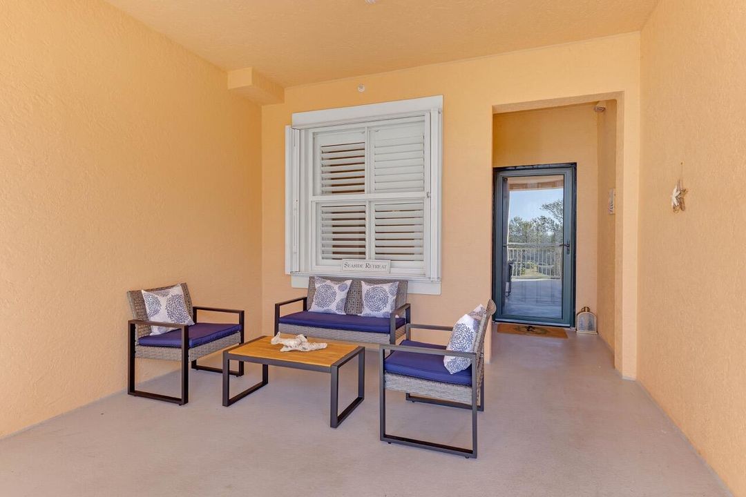 For Sale: $649,000 (2 beds, 2 baths, 1372 Square Feet)