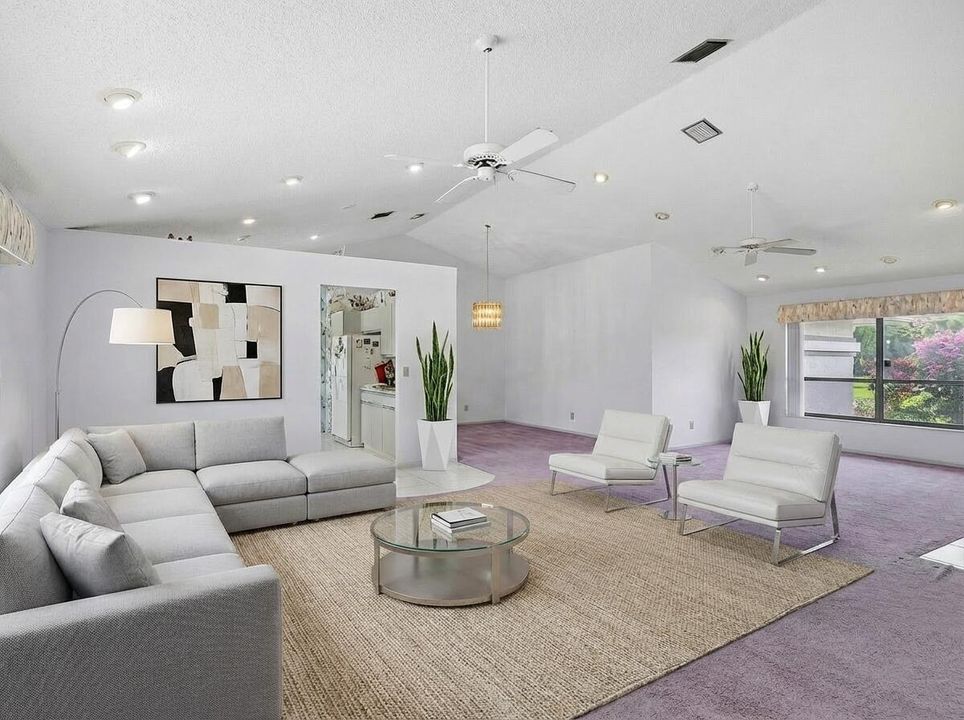 En Venta: $685,000 (3 camas, 2 baños, 2302 Pies cuadrados)