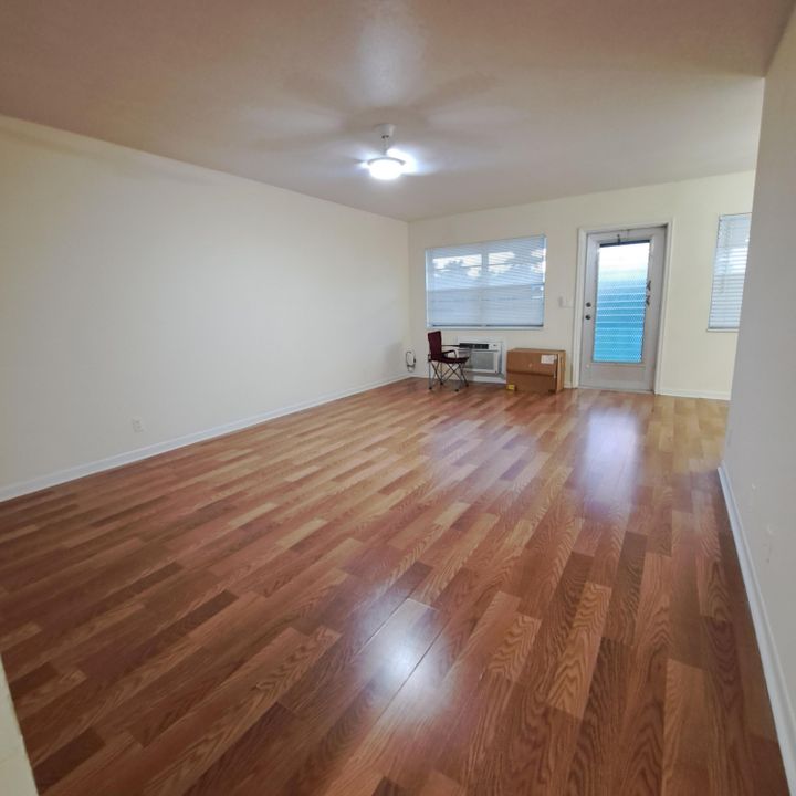 En Renta: $1,600 (2 camas, 1 baños, 798 Pies cuadrados)