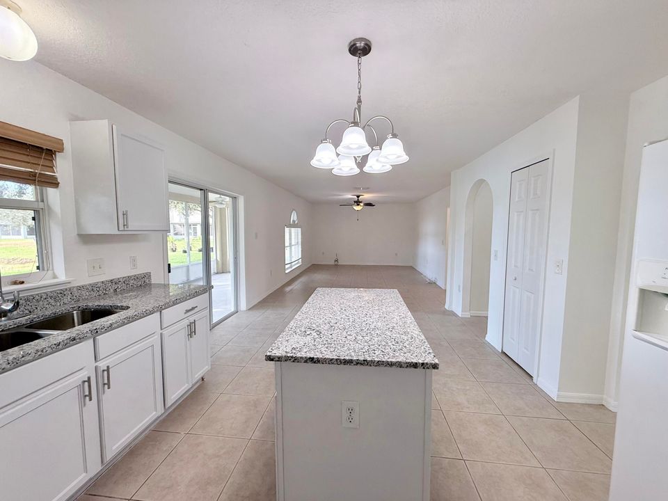 На продажу: $369,000 (4 спален, 2 ванн, 2257 Квадратных фут)