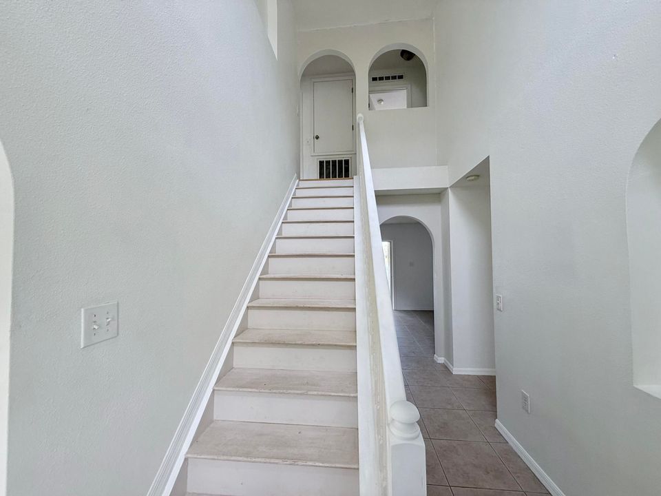 На продажу: $369,000 (4 спален, 2 ванн, 2257 Квадратных фут)