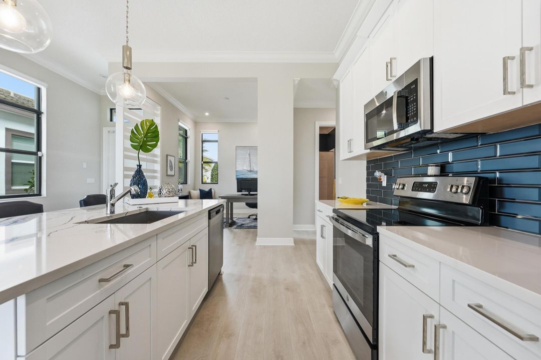 待售: $449,000 (2 贝兹, 2 浴室, 1430 平方英尺)