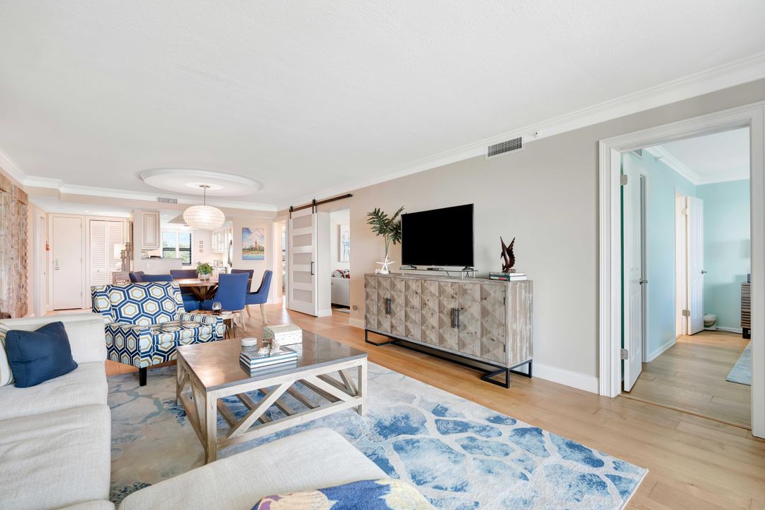 En Venta: $995,000 (2 camas, 2 baños, 1660 Pies cuadrados)