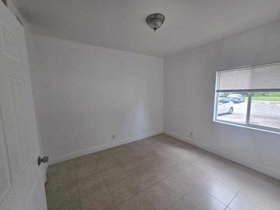 На продажу: $195,000 (3 спален, 2 ванн, 999 Квадратных фут)