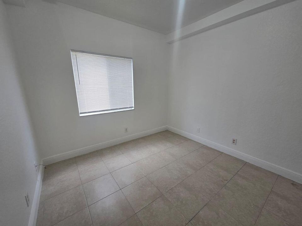 На продажу: $195,000 (3 спален, 2 ванн, 999 Квадратных фут)