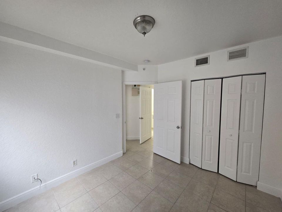 На продажу: $195,000 (3 спален, 2 ванн, 999 Квадратных фут)